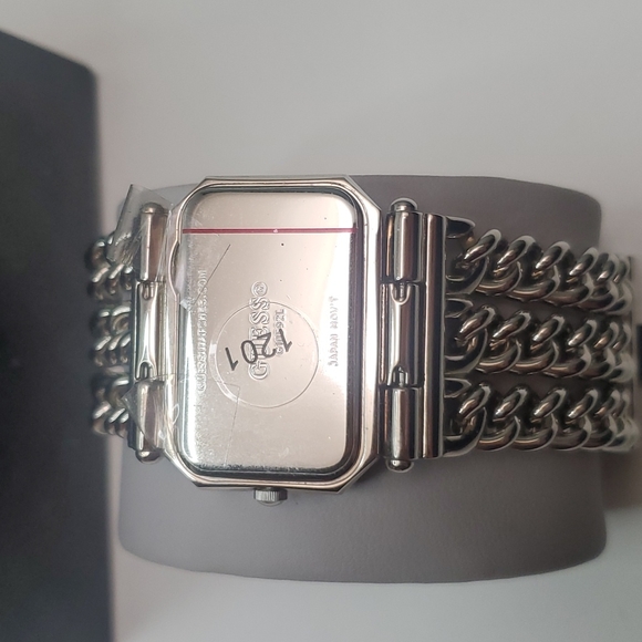 *NEW BATTERY* WOMEN'S GUESS WATCH - Picture 3 of 5